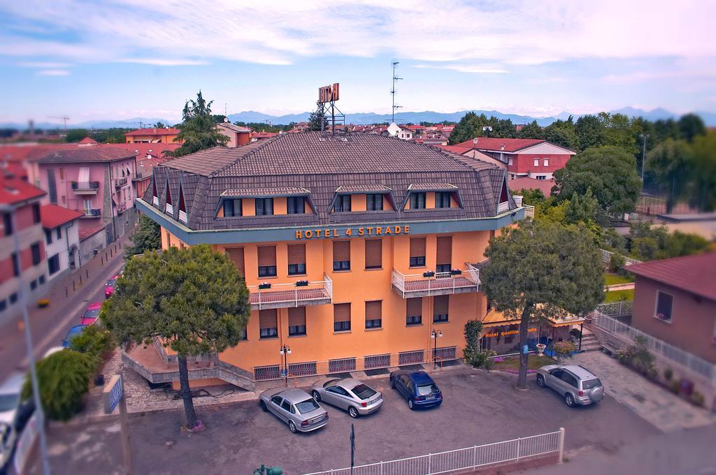 Hotel Quattro Strade Garbagnate Milanese Exterior photo